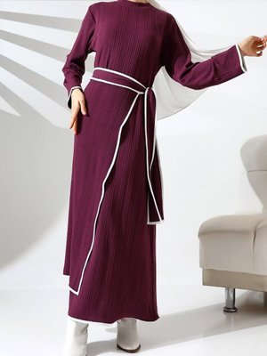 Mor Dik Yaka Örme Krep Beli Bağlamalı İki Parçalı Elbise Mor Dik Yaka Örme Krep Beli Bağlamalı İki Parçalı Elbise