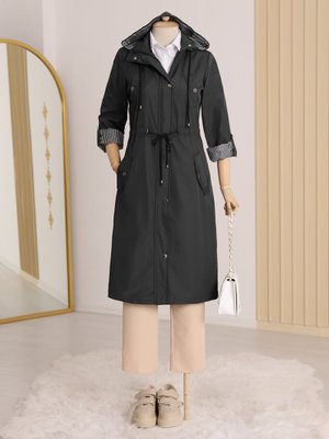 Siyah Astarı Çizgili Trençkot