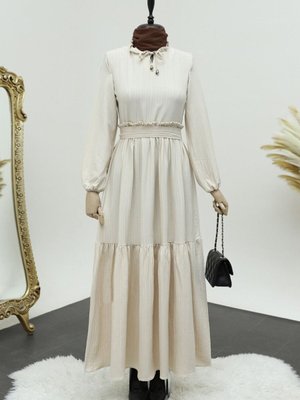 Krem Yaka Fırfırlı Parçalı Gofre Elbise