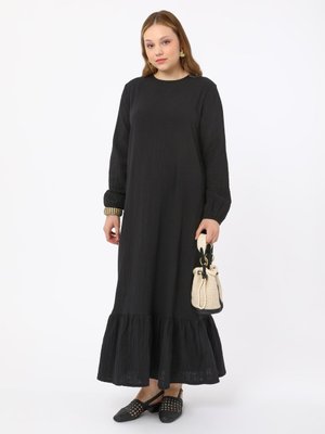 Siyah Doğal Kumaşlı Büyük Beden Elbise Siyah Doğal Kumaşlı Büyük Beden Elbise