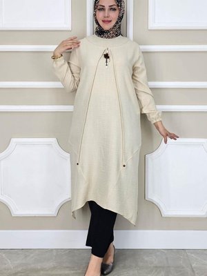 Taş Yaka Sallantı Aksesuar Detaylı Tunik Taş Yaka Sallantı Aksesuar Detaylı Tunik