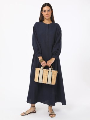 Lacivert Keten Karışımlı Önü Pat Detaylı Elbise