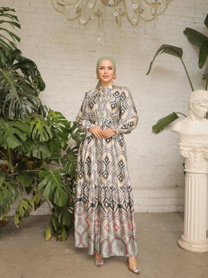 Bej Yaka Eteği Sulu Saten Gömlek Elbise