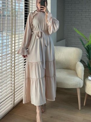 Bej Yakası Fırfırlı Kolu Lastikli Kemerli Elbise