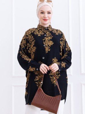 Siyah Desenli Boydan Düğmeli Arkası Uzun Viskon Tunik Siyah Desenli Boydan Düğmeli Arkası Uzun Viskon Tunik