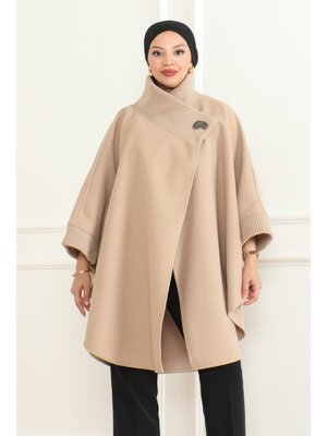 Bej Yakası Trikolu Panço