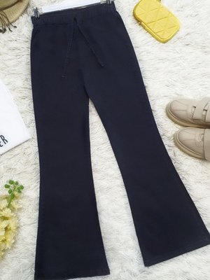 Lacivert İspanyol Paça Bağcık Detaylı Kot Pantolon Lacivert İspanyol Paça Bağcık Detaylı Kot Pantolon