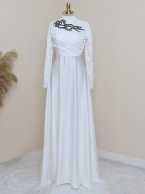 Beyaz Yakası Taşlı Önü Drapeli Abiye Elbise