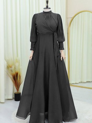 Siyah Dik Yaka Yandan Bağlamalı Janjanlı Abiye Elbise