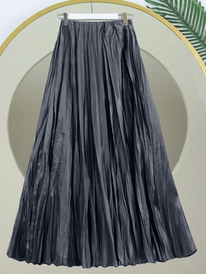 Füme Uzun Beli Lastikli Saten Kraş Etek Füme Uzun Beli Lastikli Saten Kraş Etek