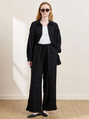 Siyah Fistolu Müslin Double Paça Pantolon