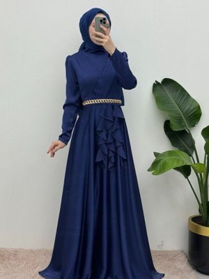 Lacivert Beli Zincir Detaylı Önü Fırfırlı Saten Abiye Elbise