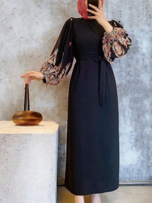 Siyah Kolu İşleme Tüllü Bağcıklı Kalem Elbise