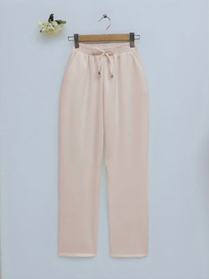 Bej Çift Cepli Beli Lastikli Bağcık Detaylı Pantolon