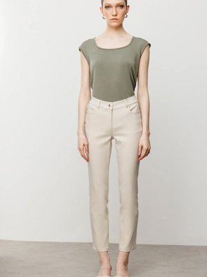 Kum Beş Cepli Boru Paça Pantolon Kum Beş Cepli Boru Paça Pantolon