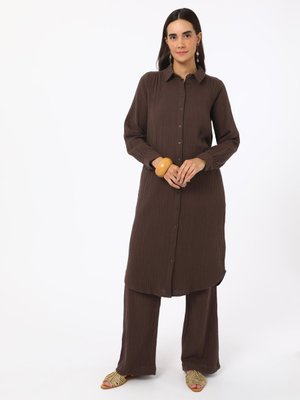 Kahverengi Pamuklu Müslin Kumaş Bağlama Detaylı Pantolon Kahverengi Pamuklu Müslin Kumaş Bağlama Detaylı Pantolon