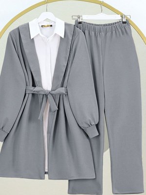 Gri Yakası Metal Püsküllü Kemerli Ceket Pantolon İkili Takım Gri Yakası Metal Püsküllü Kemerli Ceket Pantolon İkili Takım
