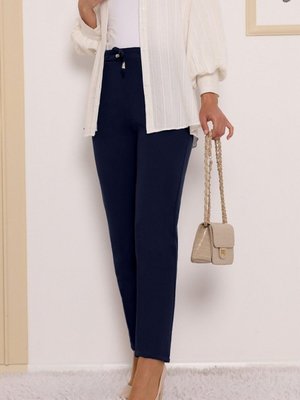 Lacivert Çift Cepli Beli Lastikli Bağcık Detaylı Pantolon Lacivert Çift Cepli Beli Lastikli Bağcık Detaylı Pantolon