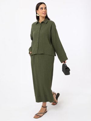 Haki Pamuklu Müslin Kumaş Gömlek & Etek İkili Takım