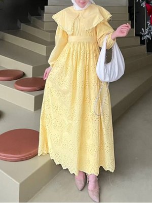 Sarı Pelerin Yaka Dantel Detaylı Elbise Sarı Pelerin Yaka Dantel Detaylı Elbise