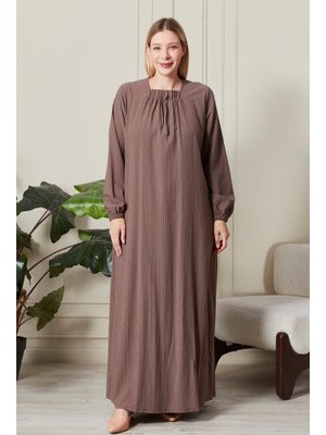 Kahverengi Büyük Beden Gofre Kumaş Kare Yaka Elbise Kahverengi Büyük Beden Gofre Kumaş Kare Yaka Elbise