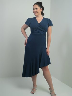 Lacivert Kruvaze Yaka Önü Drapeli Astarlı Eteği Volanlı Büyük Beden Krep Elbise