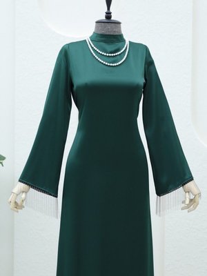 Zümrüt Arkası Bağcıklı Kol Manşeti Zincir Detaylı Abiye Elbise