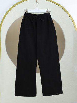 Siyah Bol Paça Beli Lastikli Bağcık Detaylı Kot Pantolon