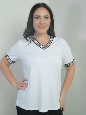 Beyaz Yaka Ve Kol Şeritli Büyük Beden Rahat Kalıp Bluz