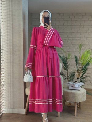 Fuşya Kolları Ve Eteği Süzene İşlemeli Parçalı Elbise Fuşya Kolları Ve Eteği Süzene İşlemeli Parçalı Elbise