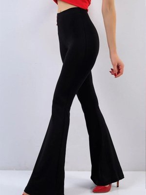 Siyah Dalgıç Kumaş Bir Beden İnceltici Görünüm Sağlayan Ispanyol Paça Pantolon Siyah Dalgıç Kumaş Bir Beden İnceltici Görünüm Sağlayan Ispanyol Paça Pantolon