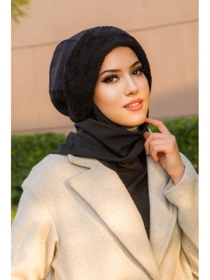 Kürk Aksesuarlı Bere