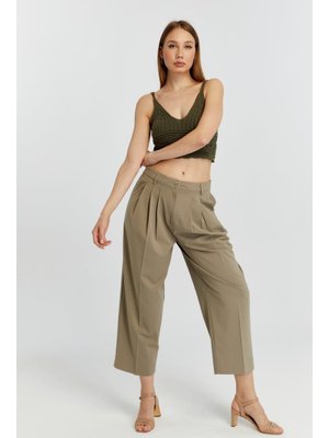 Açık Haki Regular Pileli Kısa Paça Pantolon Açık Haki Regular Pileli Kısa Paça Pantolon