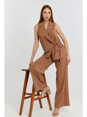 Kahverengi Regular Fit Belden Bağlama Detaylı Astarlı Dokuma Yelek