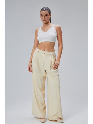 Ekru Salaş Kesim Pileli Kumaş Pantolon