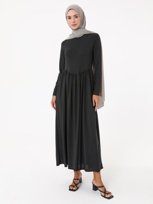 Siyah Korse Detaylı Büzgülü Sandy Elbise