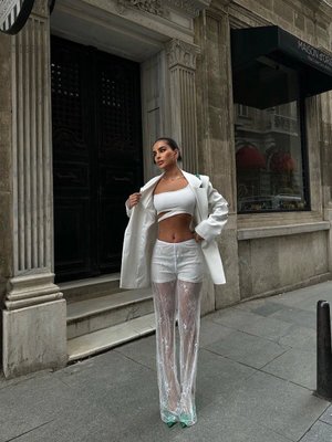 Beyaz Lukka Dantel İşleme Tasarım Pantolon Beyaz Lukka Dantel İşleme Tasarım Pantolon