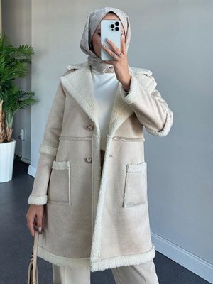 Bej Deri Kürklü Düğmeli Kaban