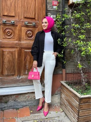 Beyaz Kalem Paça Cepli Kumaş Pantolon