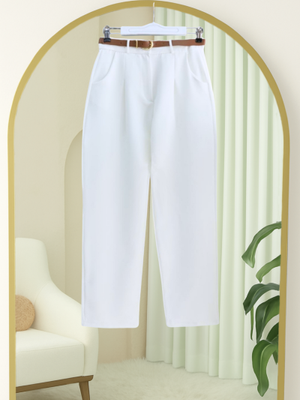 Beyaz Pileli Cepli Kemerli Bilek Pantolon