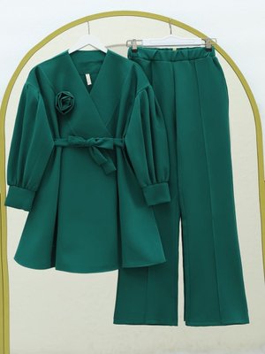 Zümrüt Çapraz Yaka Gül Detaylı Kemerli İkili Takım