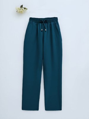 Zümrüt Çift Cepli Beli Lastikli Bağcık Detaylı Pantolon