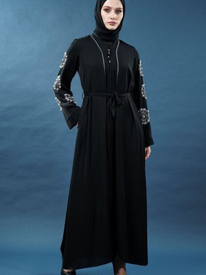 Siyah İnci Detaylı Fermuarlı Kuşaklı Abaya
