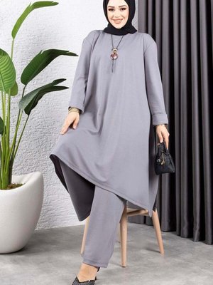 Gri Kolyeli Yırtmaç Detaylı İkili Takım