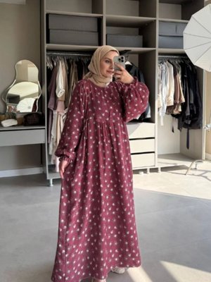 Bordo Çiçekli Yandan Bağlamalı Müslin Kumaş Elbise