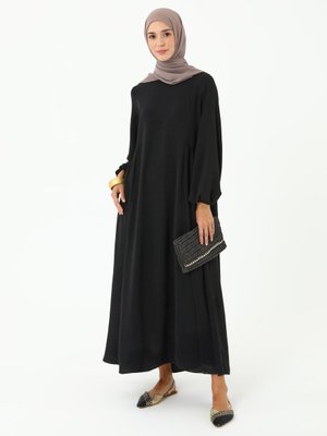 Siyah Büzgü Detaylı Bol Kesim Aerobin Elbise