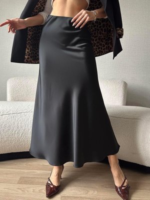 Siyah Uzun Saten İhracat Etek Siyah Uzun Saten İhracat Etek