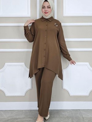 Kahverengi Broş Detaylı İkili Takım