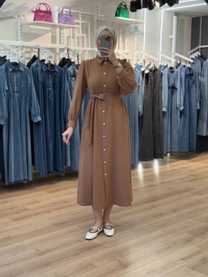 Sütlü Kahve Kahve Arkası A Pile Düğmeli Kuşaklı Elbise Sütlü Kahve Kahve Arkası A Pile Düğmeli Kuşaklı Elbise