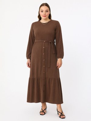 Kahverengi Elbise